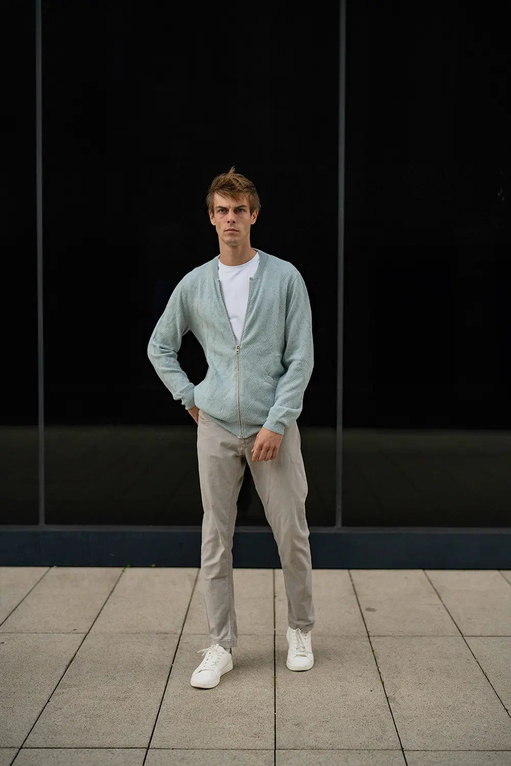 Simple Zip Sweater - Light Blue NORGÄTE